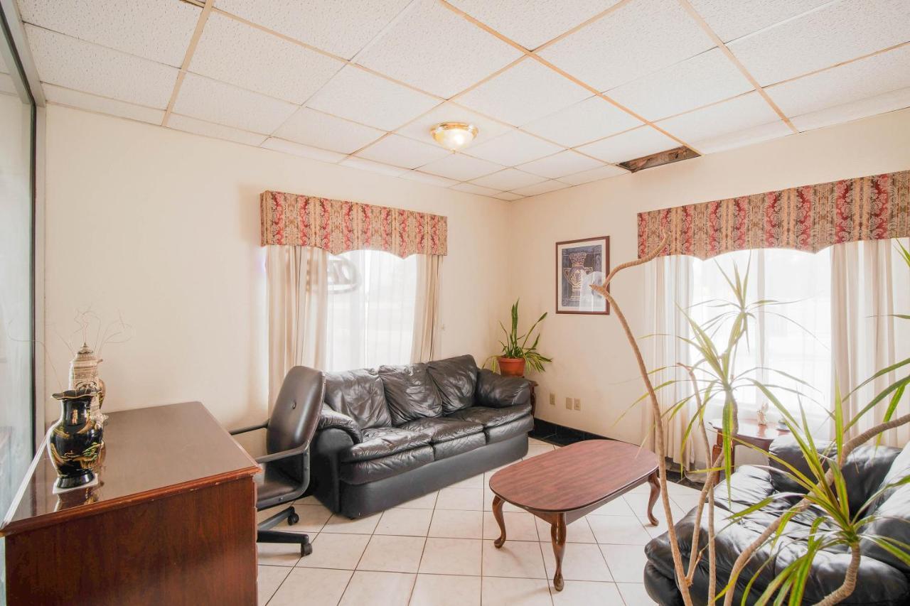 Hotel O Houston East Channelview I-10 Extérieur photo