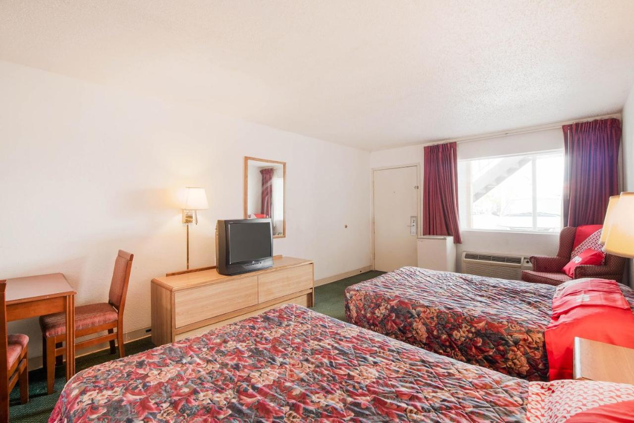 Hotel O Houston East Channelview I-10 Extérieur photo